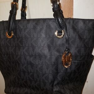 Michael kors tote
